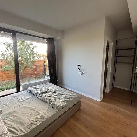 Tului 66a - 2 Daire Bükreş